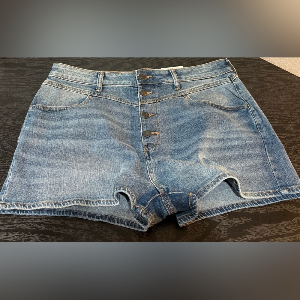 NWT SO curvy mom jean short size 17